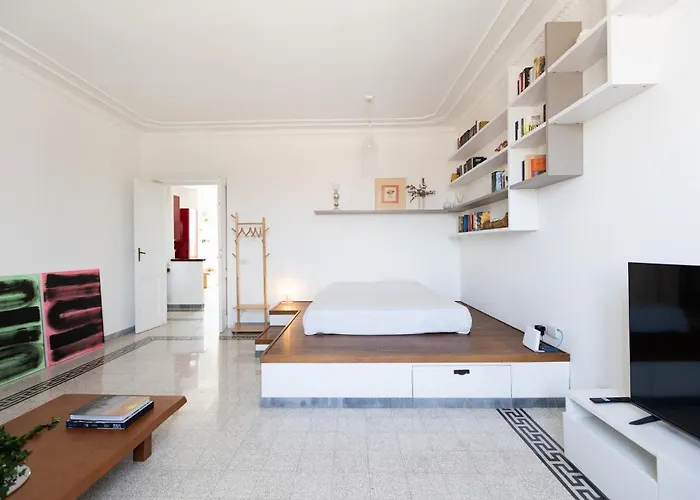 Guesthost - Modern And Bright In Apartment Rome