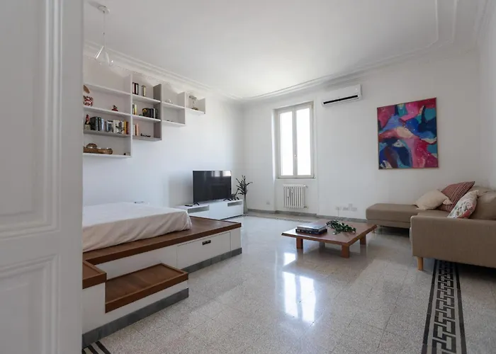 Guesthost - Modern And Bright In Apartment *